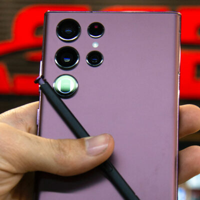 Buy the new Samsung Galaxy S22 with top AT&T deals